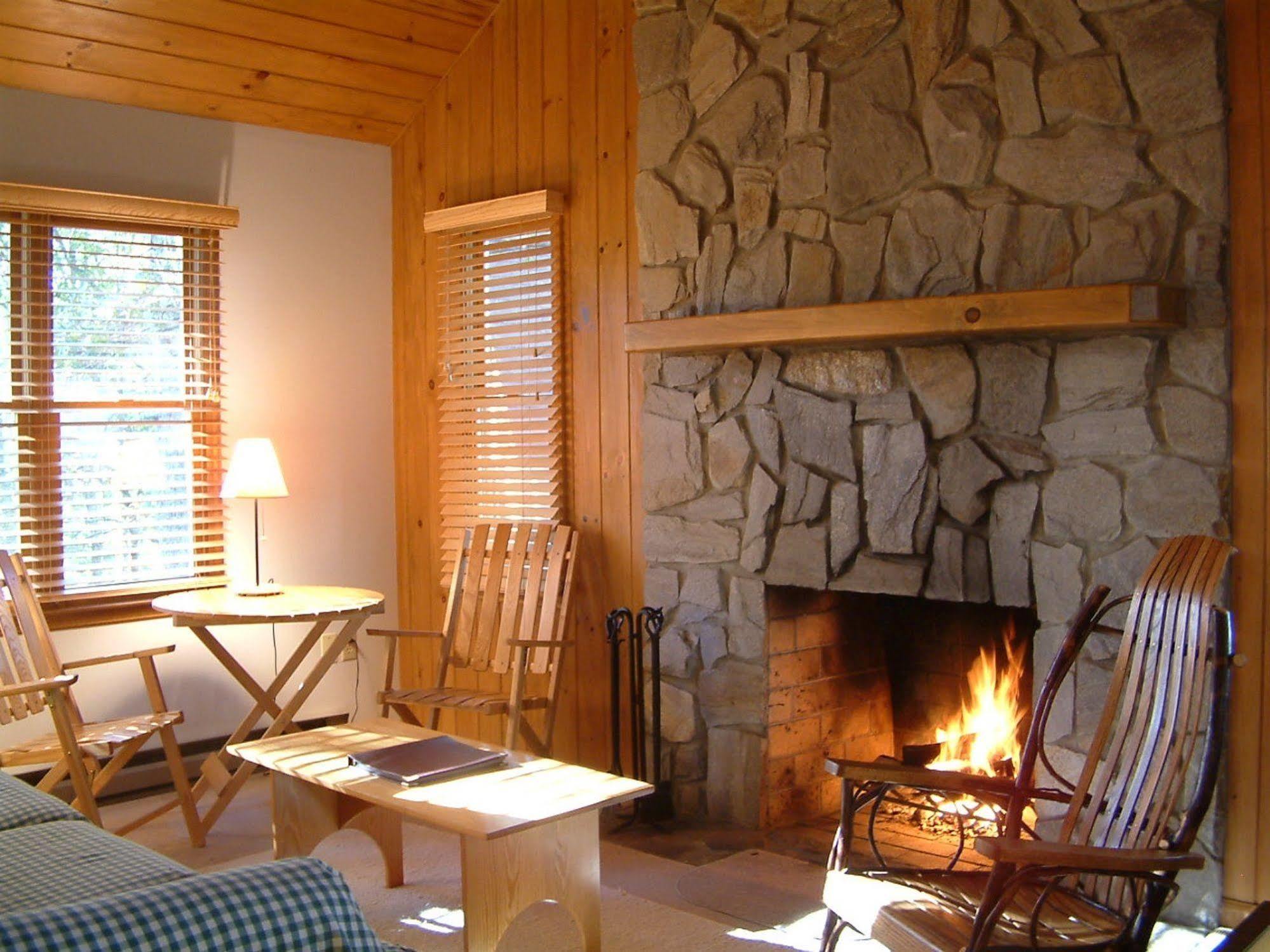 Fire Mountain Inn Cabins & Treehouses Scaly Mountain Oda fotoğraf